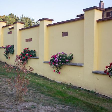 Kondics Apartmanhaz Sárvár Buitenkant foto