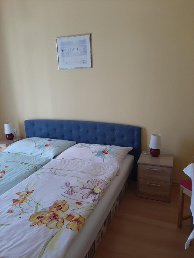 Kondics Apartmanhaz Sárvár Buitenkant foto