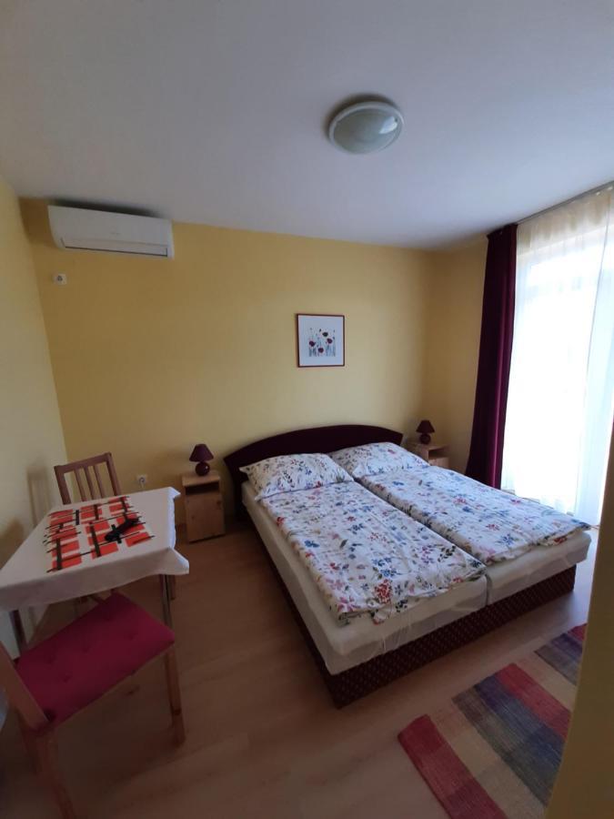 Kondics Apartmanhaz Sárvár Buitenkant foto