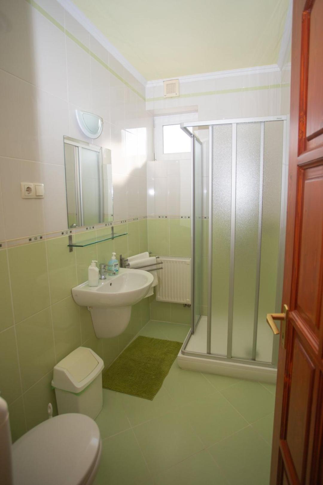 Kondics Apartmanhaz Sárvár Buitenkant foto