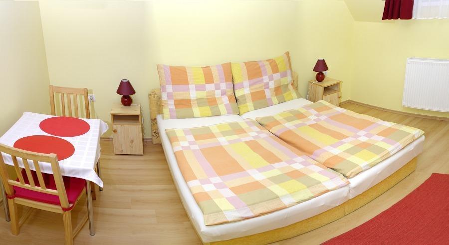 Kondics Apartmanhaz Sárvár Kamer foto