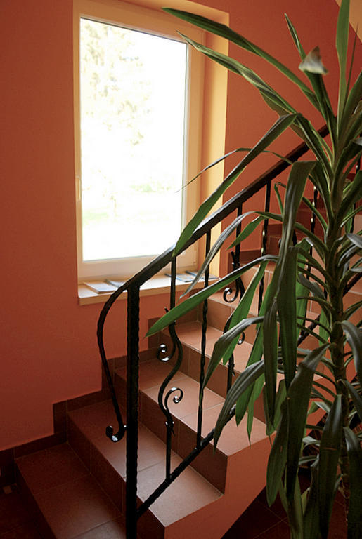 Kondics Apartmanhaz Sárvár Buitenkant foto