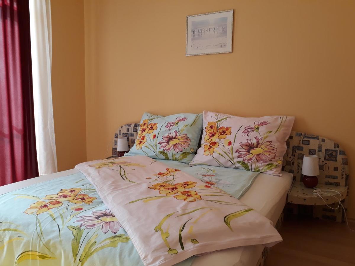 Kondics Apartmanhaz Sárvár Buitenkant foto